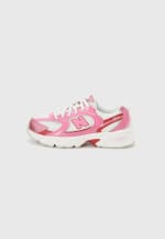 New Balance 530 rose pour 37,90€ chez Zalando Privé