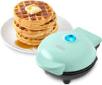 Dash Mini Maker mini waflera por $151 en Amazon