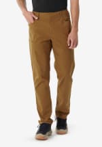 Pantalón de montaña y trekking Hombre Quechua NH500 regular marrón por 13,99€