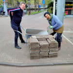 NK Tegelwippen met inruilen van je stoeptegels voor planten of plantenvouchers