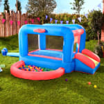 Springkussen met ballenbak 250 x 250 x 135 cm voor €129 bij de Action