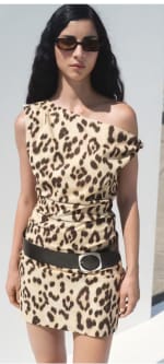 Vestido cuello asimétrico leopardo por 5.99€