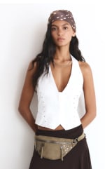 Riñonera con tachuelas por 5.99€