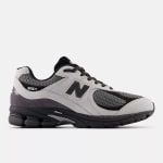 Paire de chaussures 2002R au prix de 75€