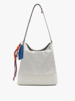 Parfois Bolso de hombro de nylon con colgadura por 19.99€.