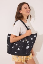 Bolso Tote negro Mr.Men & Little Miss por 22,99€.