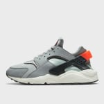 Chaussures pour hommes Nike Air Huarache SC à €70