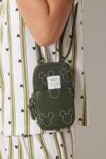 Funda Móvil portátil Mickey por 7,99€.