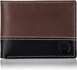 Cartera Timberland de piel por $251.45 en Amazon