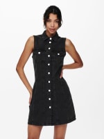 Vestido con botones por 18,45€