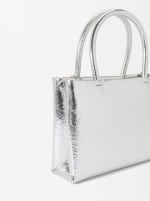 Bolso Tote Mini con bandolera por 9,99€.