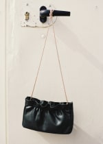 Bolso cadena por 8,99€.