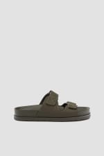 Sandalia plana tiras adhesivas por solo 7,99€