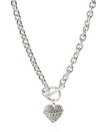Collar con colgante Guess por $312.77 en Amazon