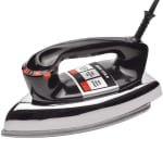 Ferro de Passar Roupas da Black & Decker na cor preta - R$ 138,90