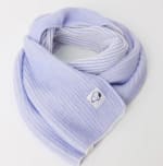 Bufanda larga azul Snoopy por 4,99€.