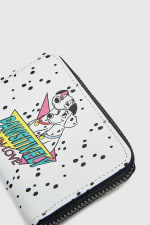 Cartera 101 Dalmatas por 3,99€ en Pull & Bear