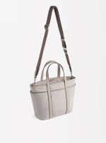 Bolso tote de nylon con colgante por 12,99€