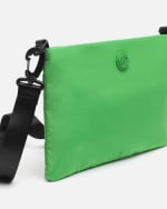 Bolso Bandolera con nylon reciclado por 5,40€.