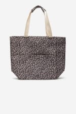Bolso Shopper por 12,99€.