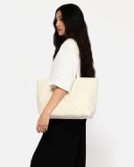 Bolso shopper grande acolchado con bolsillo para portátil por 12€.