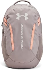 Under Armour Hustle 6.0 Backpack por $909 en Amazon