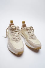 Zapatillas de Zara con un 30% de descuento por 19,99€