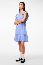 Vestido corto sin mangas detalle volante Pieces por 6.39€