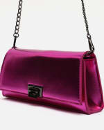 Bolso de fiesta de mano pequeño con tira bandolera extraíble por 9€.