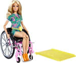 Muñeca Barbie en silla de ruedas por $383.21 en Amazon