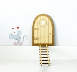 Puerta y escalera Ratoncito perez por 7,90€