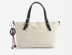 Parfois Bolso de mano estilo tote por 17,99€.