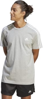 Adidas Essentials 3-Stripes T-Shirt voor €14 bij Amazon