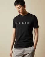 Hasta 50% de descuento en la zona outlet de hombre en Ted Baker