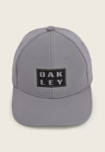 Boné Aberto da Oakley, modelo Aba Reta Bark - R$ 89,99