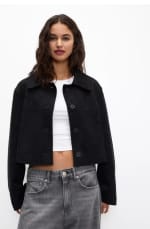 Chaqueta cropped en tejido de antelina, cierre delantero de botones y de manga larga para Mujer por 15.99€