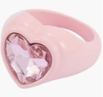 Anillo de pierda GUESS por $301.53 en Amazon