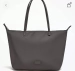 Bolso shopper grande nailon en gris por 8,99€.