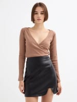 Camiseta de Escote Cruzado de Mujer por 4.99€