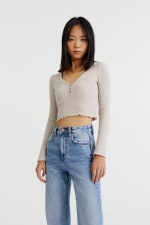 Camiseta cropped por 1,99€ en Pull & Bear