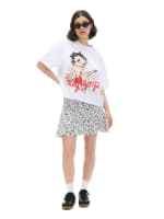 Minifalda con estampado de flores por 5.99€