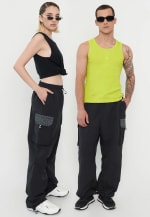 Pantalón Relaxed Fit Urbano Negro x Power Peralta por solo $9.000