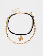 Choker con dije de mariposa por solo $2.799