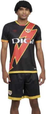 Camiseta Rayo Vallecano talla Mediana 23-24 por sólo 30€