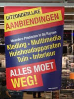 Uitverkoop Carrefour Hypermarket met hoge kortingen