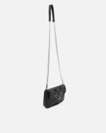 Bolso bandolera pequeño con asa de mano y detalles metálicos por 5,40€