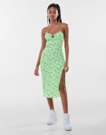 Vestido midi flores por solo 15,99€ en Bershka