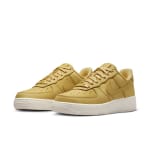 Basket Nike Air Force 1 Premium Gold/Sail à 42€