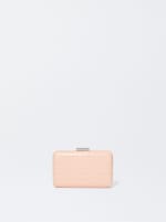Clutch de fiesta con grabado animal por 7,99€.