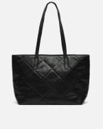 Bolso shopper grande acolchado con bolsillo para portátil por 12€.